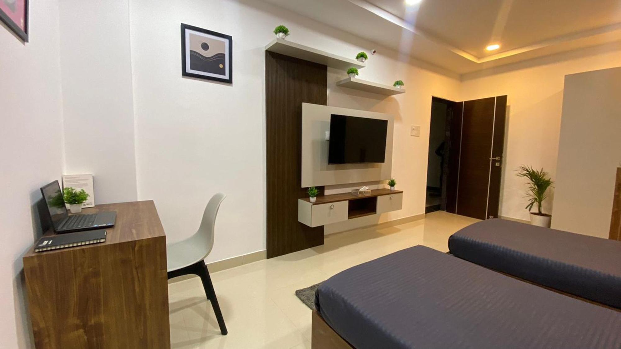 Housr 78 Madhapur Hitech City Near Yashoda Hospital Hyderabad Exterior photo